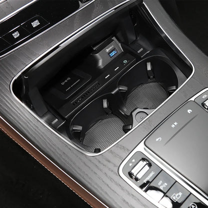 For Mercedes Benz W205 AMG C43 C63 AMG GLC43 GLC63 X253 C Class GLC 10W Car Wireless Charger Phone Charger Charging Case