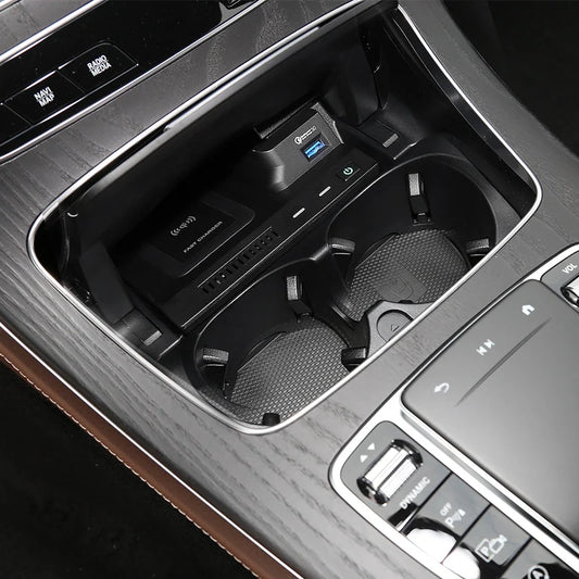For Mercedes Benz W205 AMG C43 C63 AMG GLC43 GLC63 X253 C Class GLC 10W Car Wireless Charger Phone Charger Charging Case
